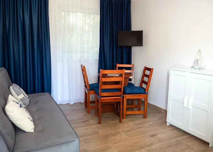 Polwysep Natura Tour منتجع