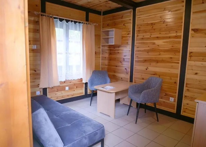 Polwysep Natura Tour منتجع