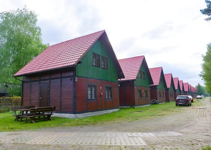 Polwysep Natura Tour منتجع