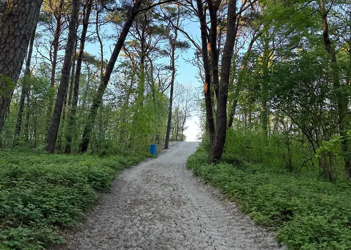 Polwysep Natura Tour منتجع